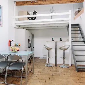 https://bnbgones-le-saint-vincent-hypercentre-wifi-netflix.hotels-rhonealpes.com