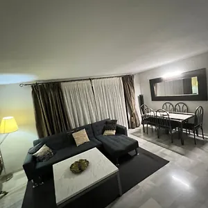 https://puerto-banus-marbella-29660-2.es-andalucia.com